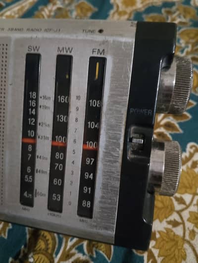 Sony J1 radio