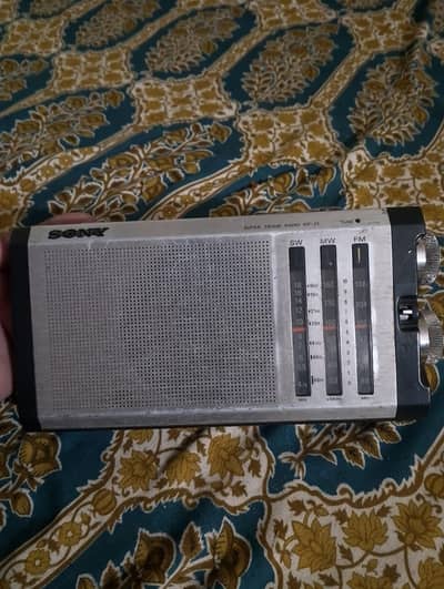 Sony J1 radio
