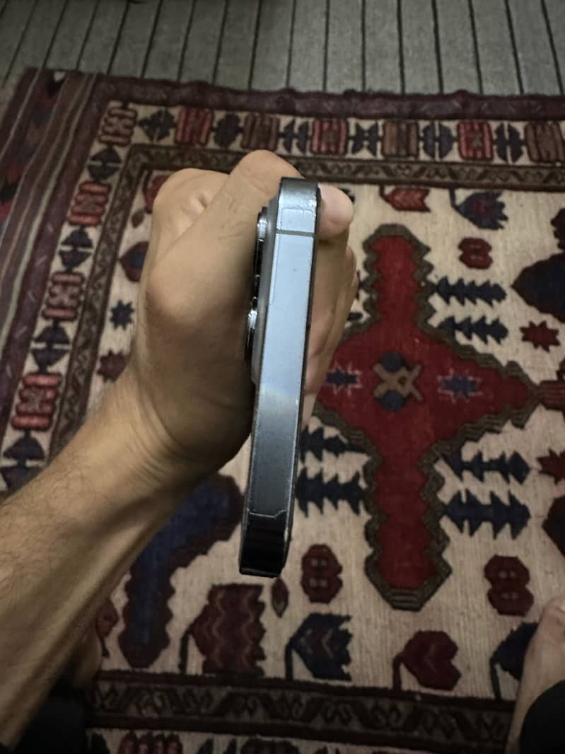 Apple iPhone 13 Pro Max 4