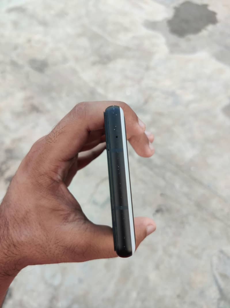 Google Pixel 6a 4
