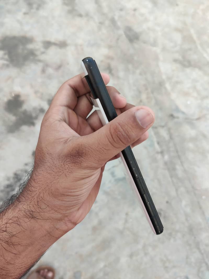 Google Pixel 6a 5