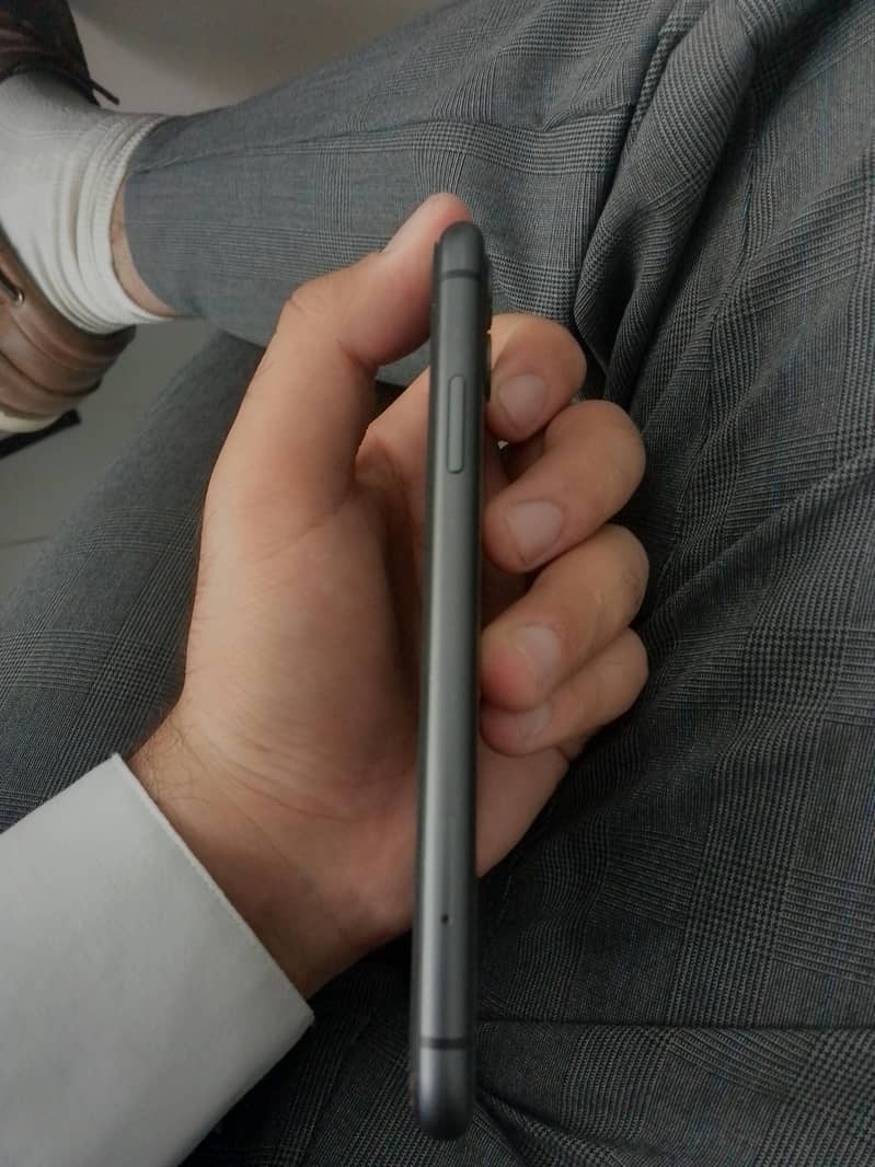 iPhone 11 2