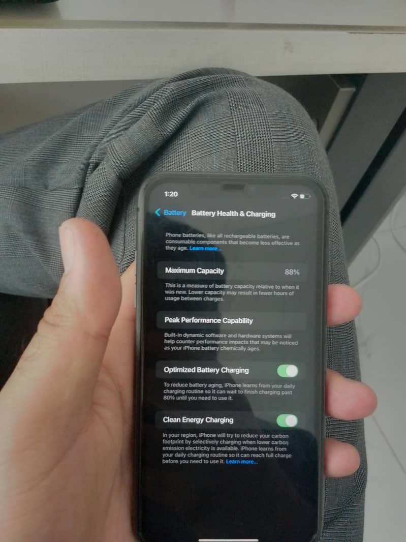 iPhone 11 4