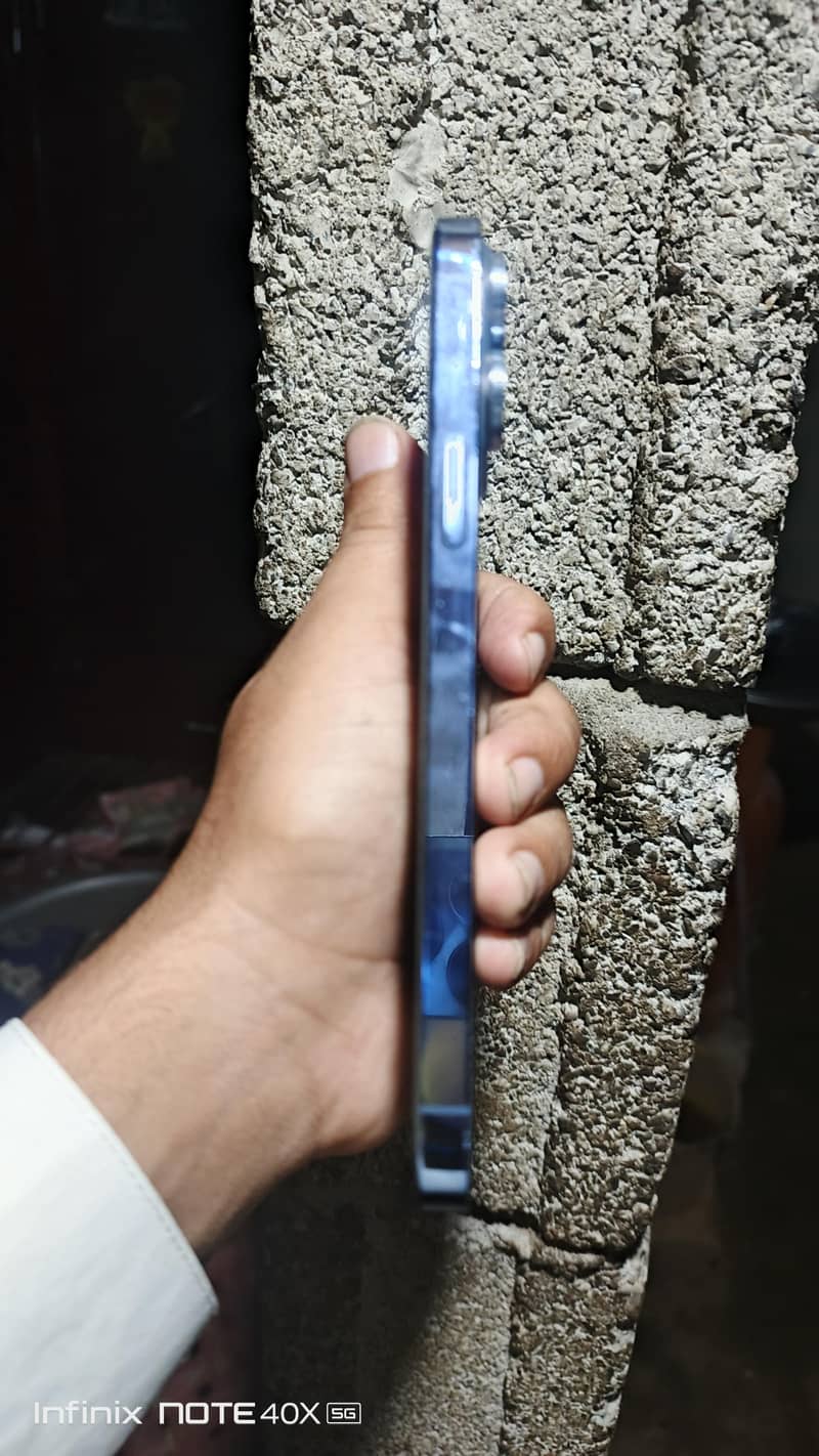 Apple iPhone 13 Pro Max 3