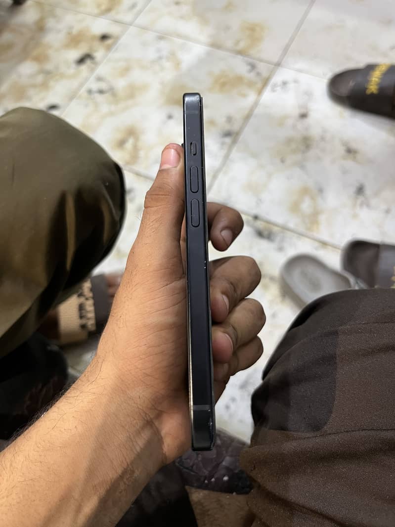 Apple iPhone 15 2