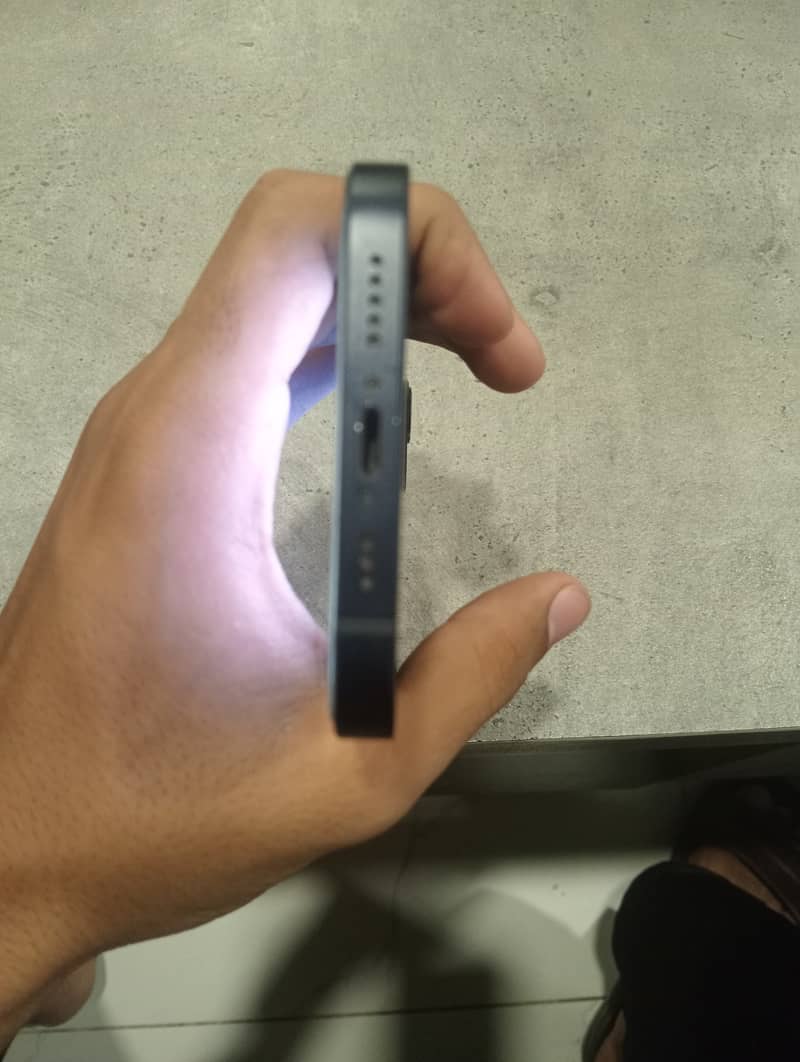 Apple iPhone 12 3