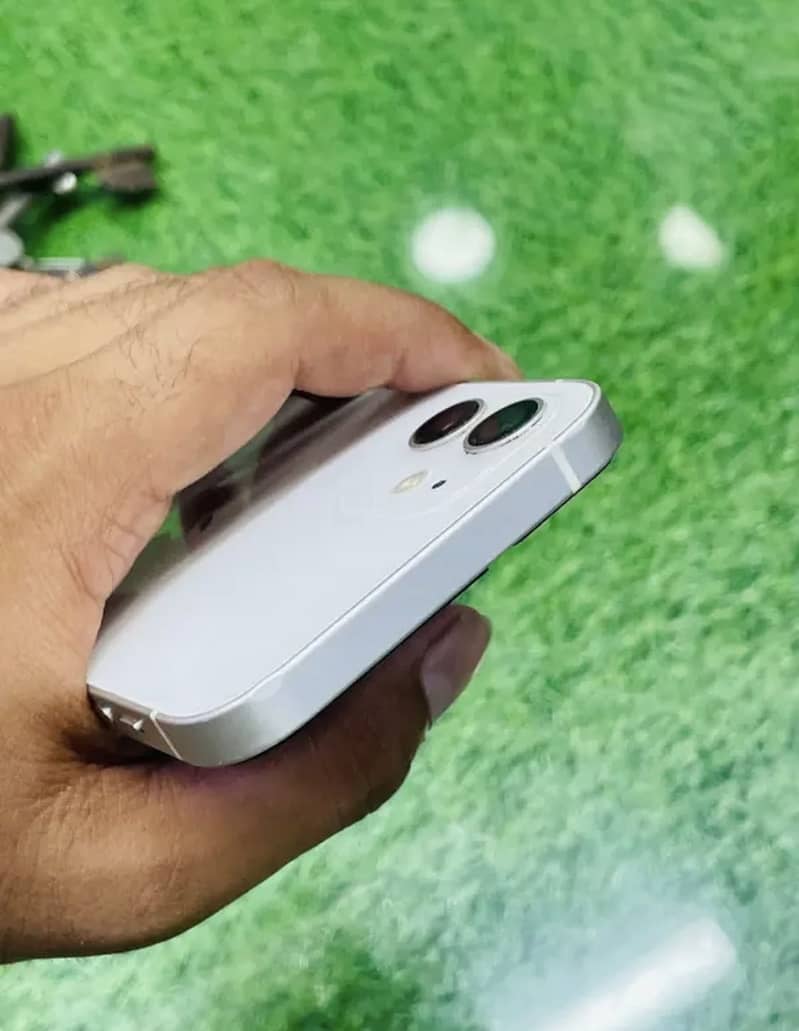 Apple iPhone 12 2