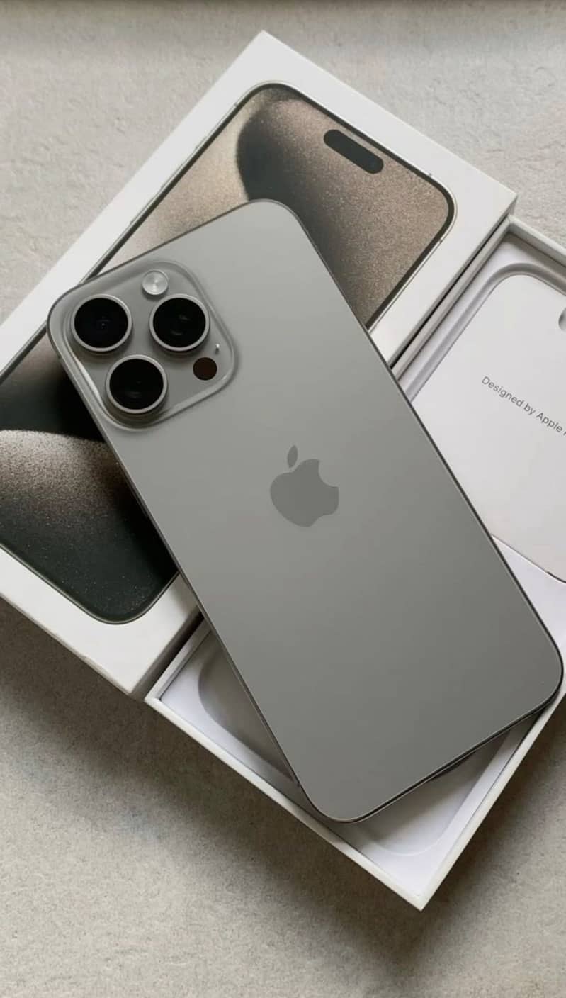 Apple iPhone 15 Pro Max 0