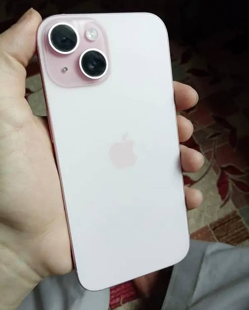 Apple iPhone 15 4