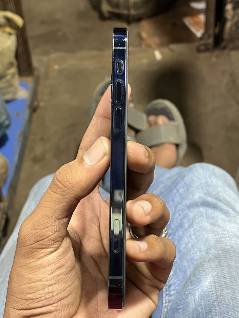 Apple iPhone 12 Pro 3