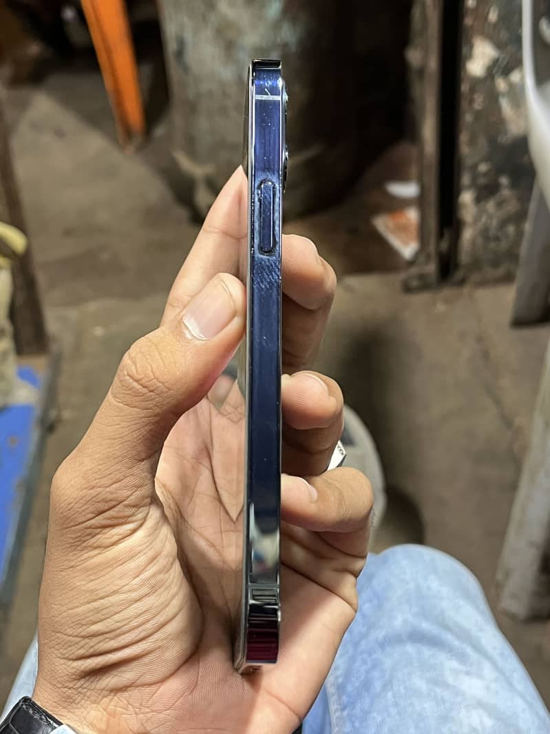 Apple iPhone 12 Pro 4