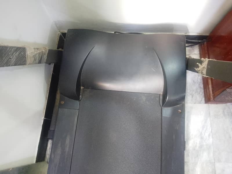 treadmill (good condition) 4
