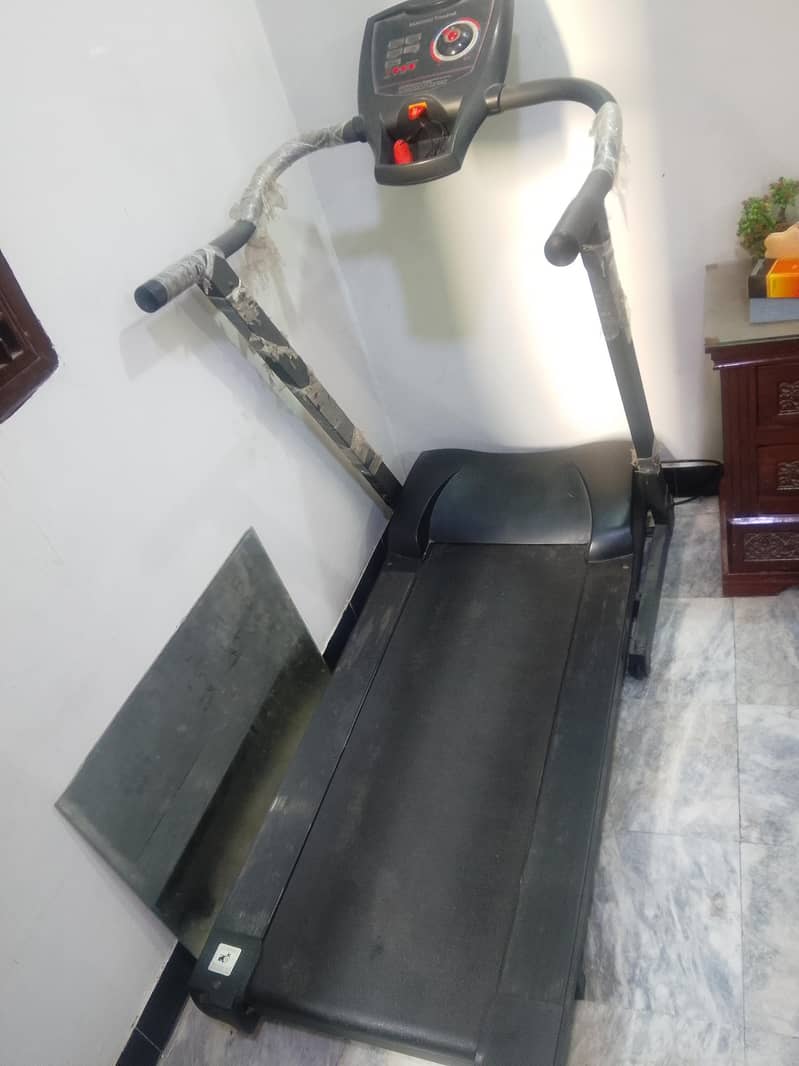 treadmill (good condition) 6
