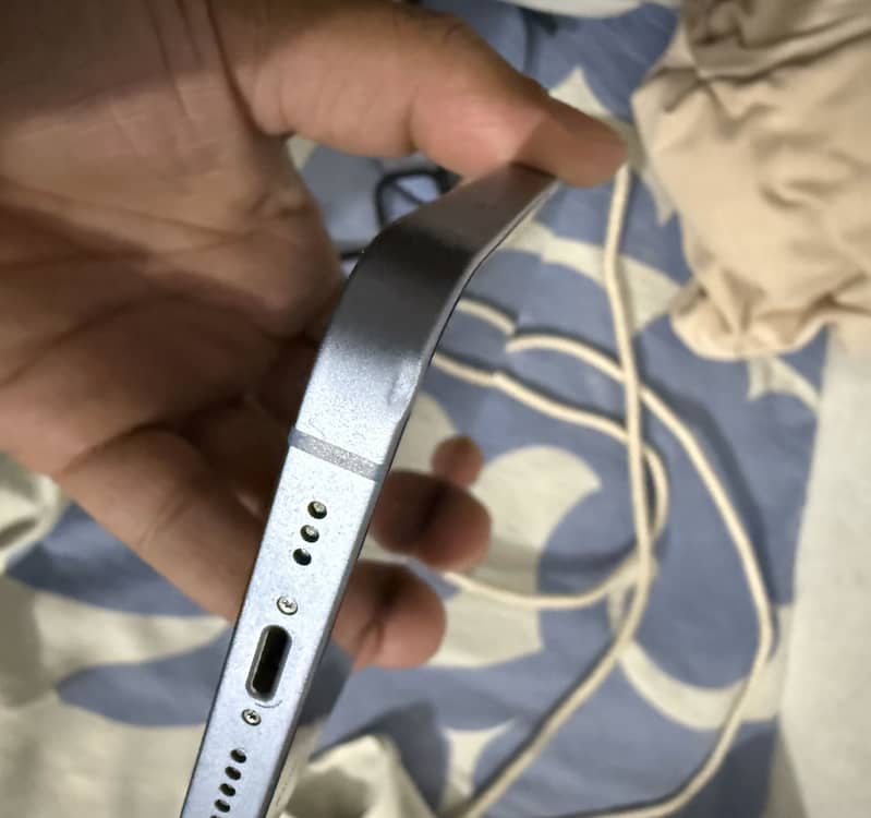 Apple iPhone 14 3