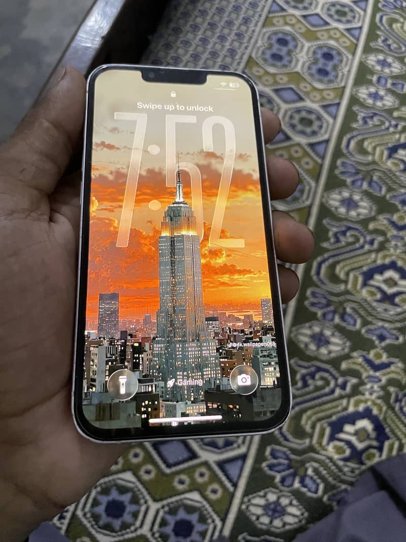 Apple iPhone 13 6