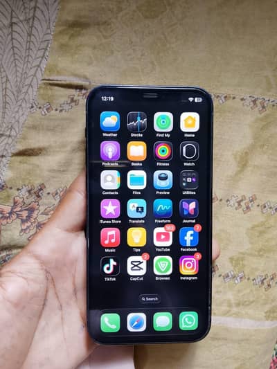 Apple iPhone 12