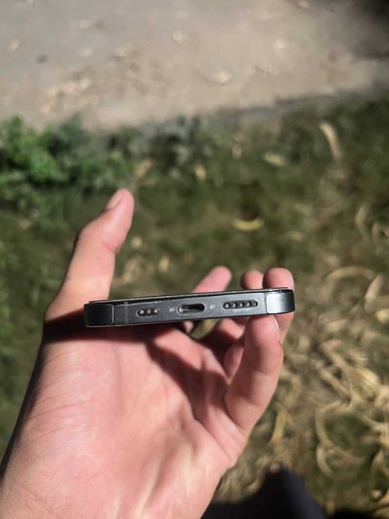 Apple iPhone 13 Pro 2
