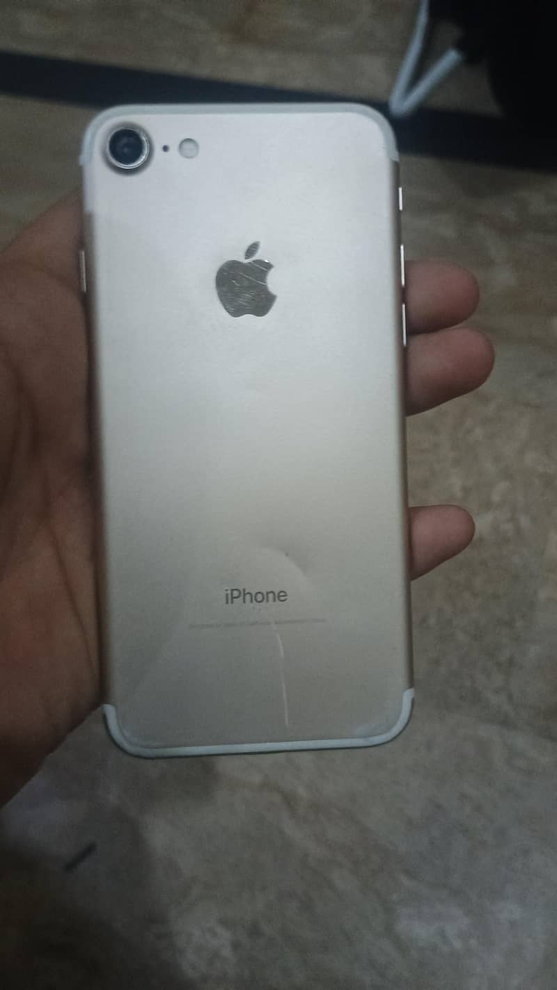 Apple iPhone 7 1