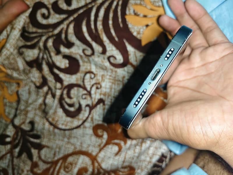 iPhone 12 pro max 5