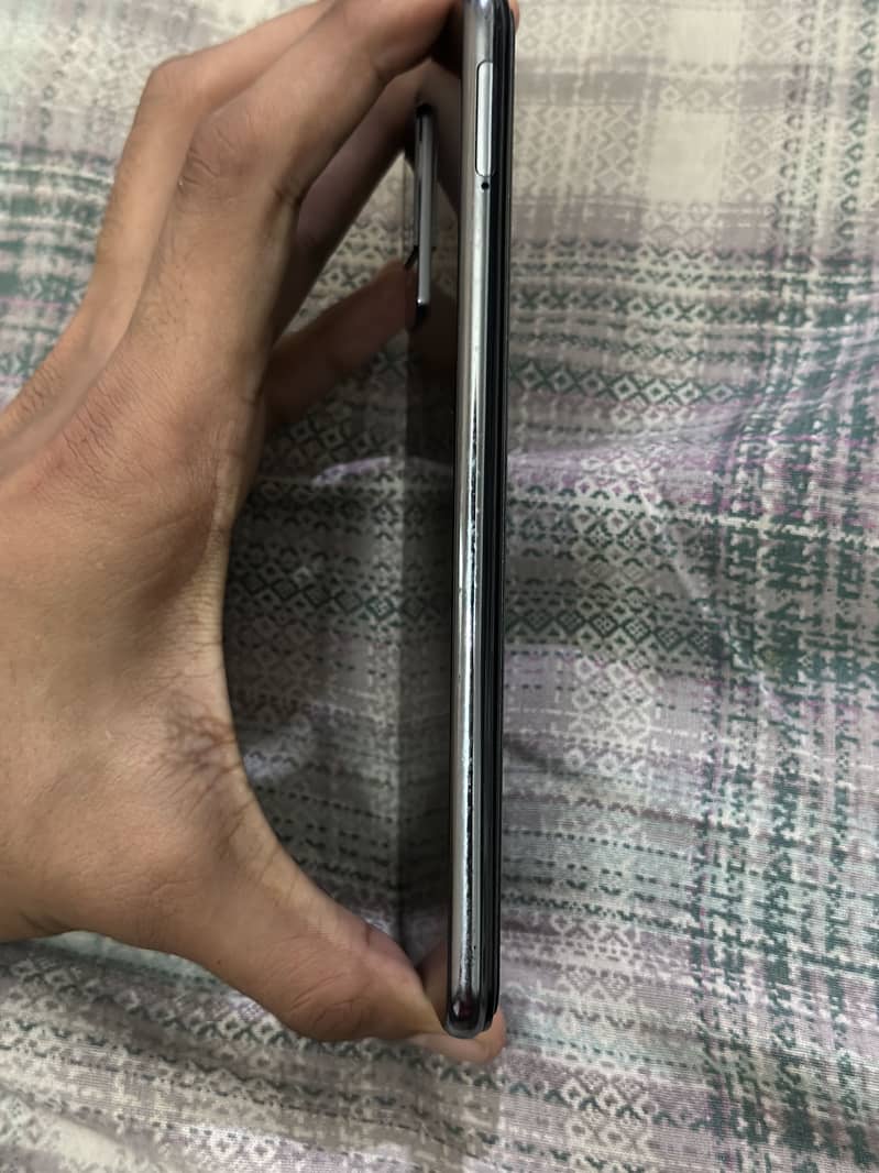Vivo V21 3