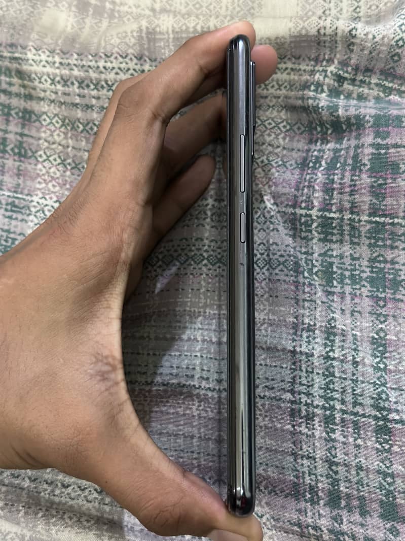 Vivo V21 4