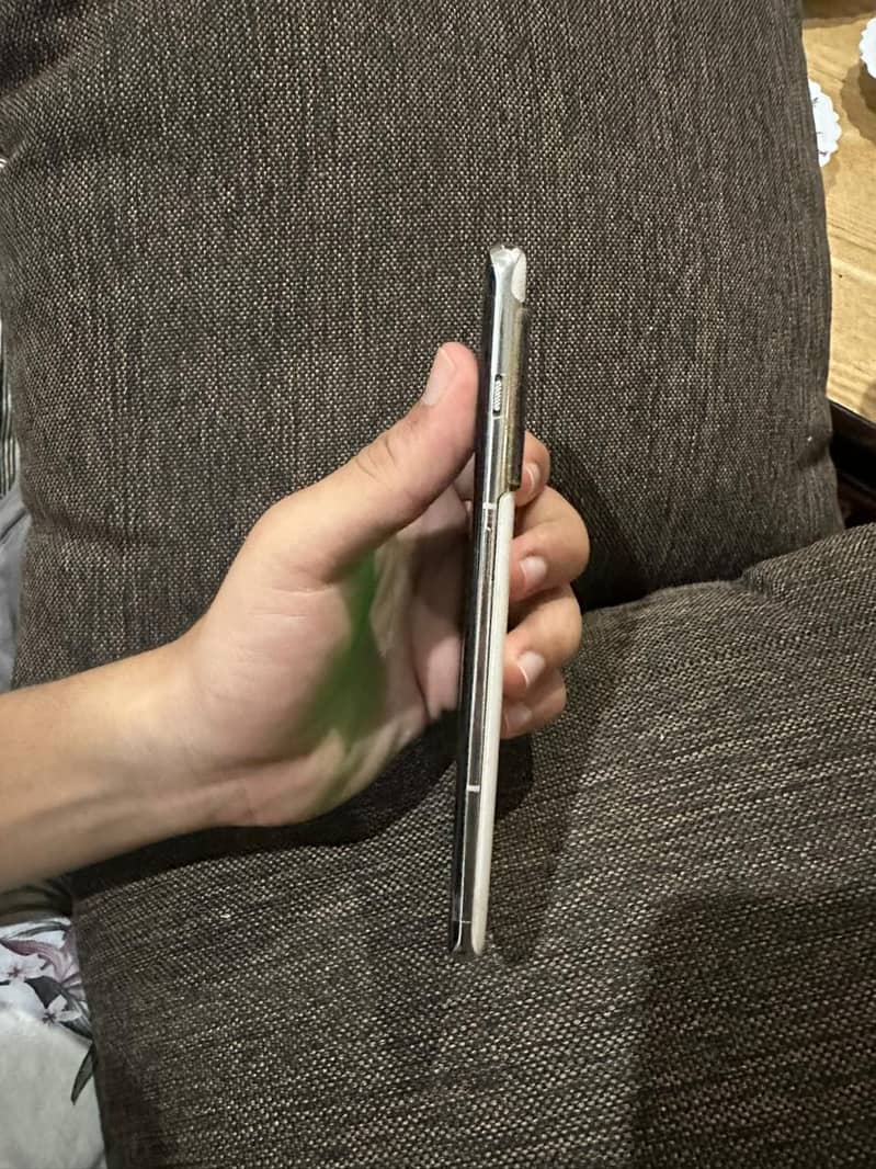 One Plus 10 Pro 4