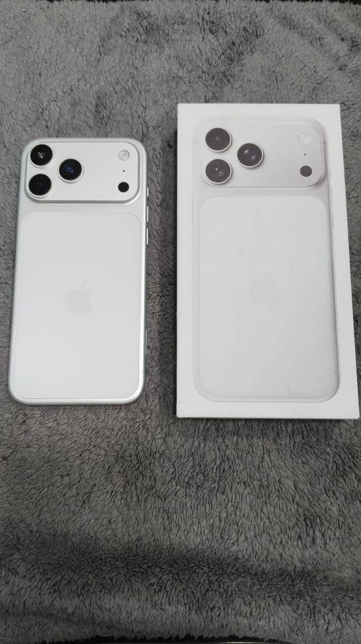 Apple iPhone 17 Pro Max 1