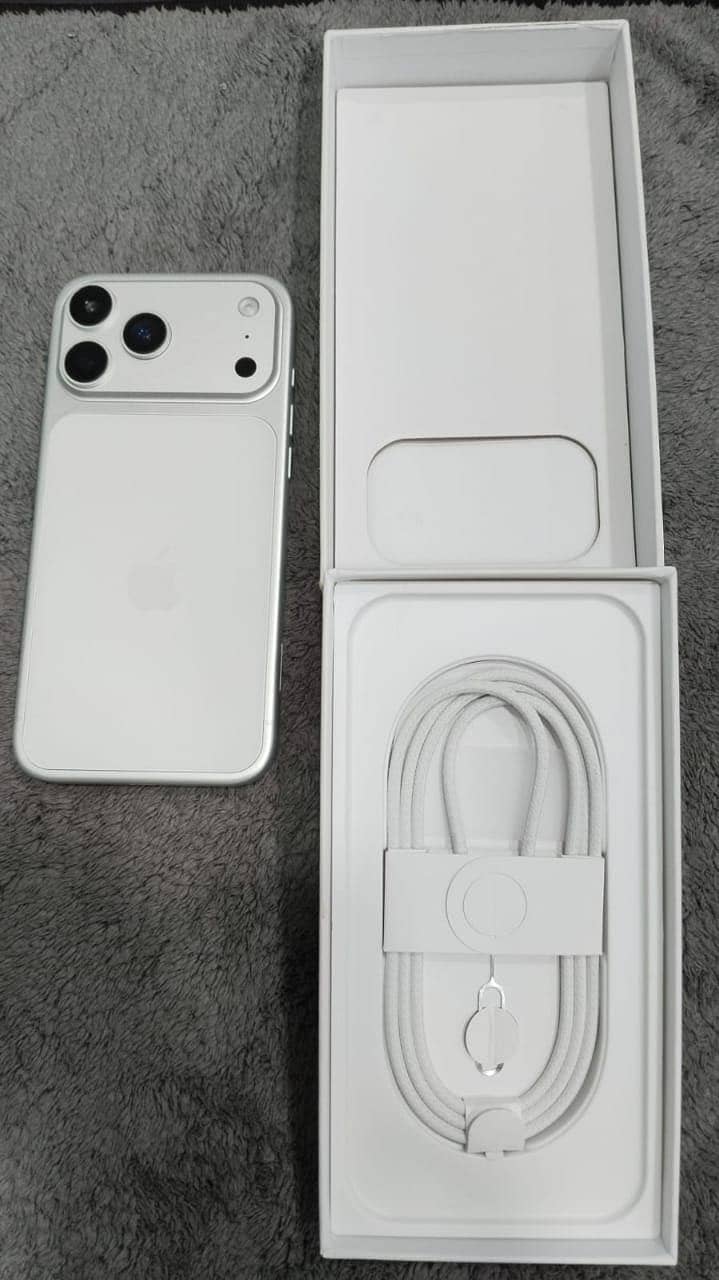 Apple iPhone 17 Pro Max 3