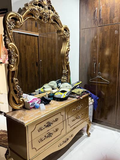 dresser