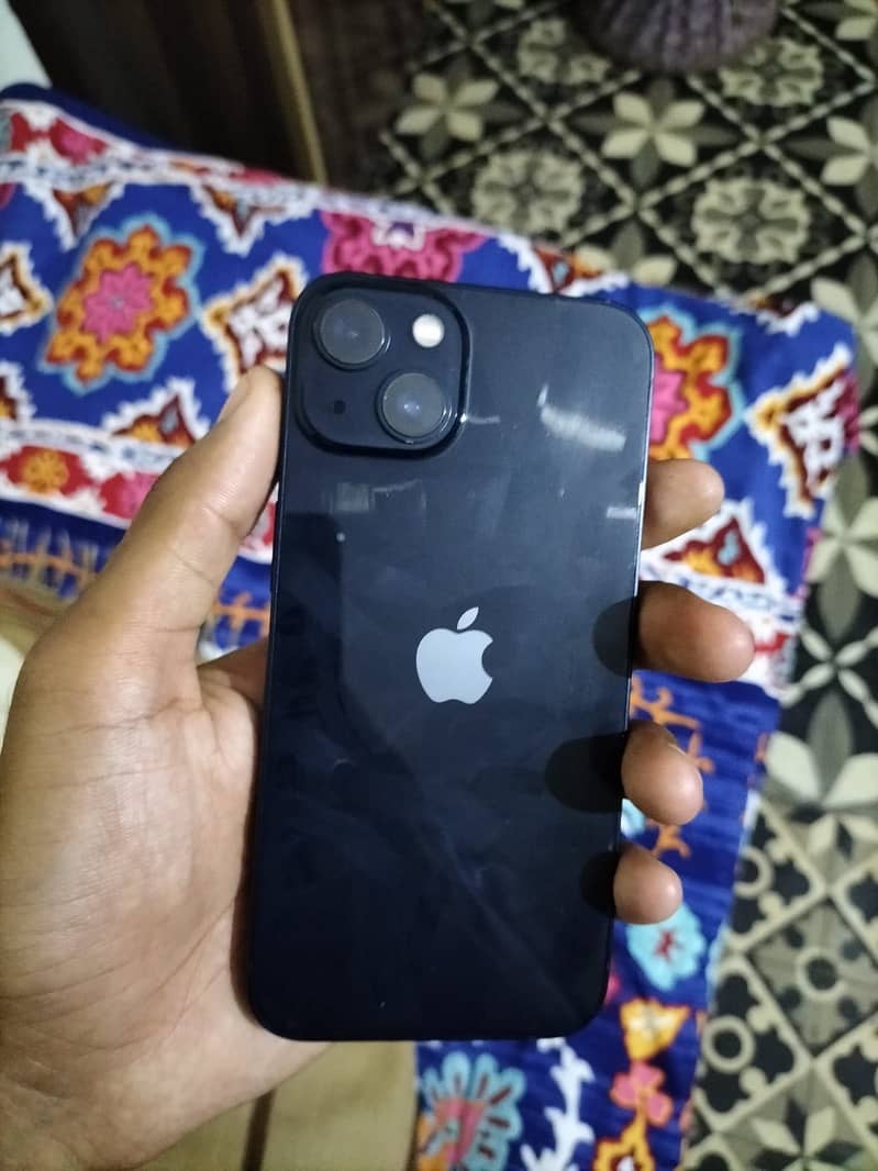 Apple iPhone 13 4