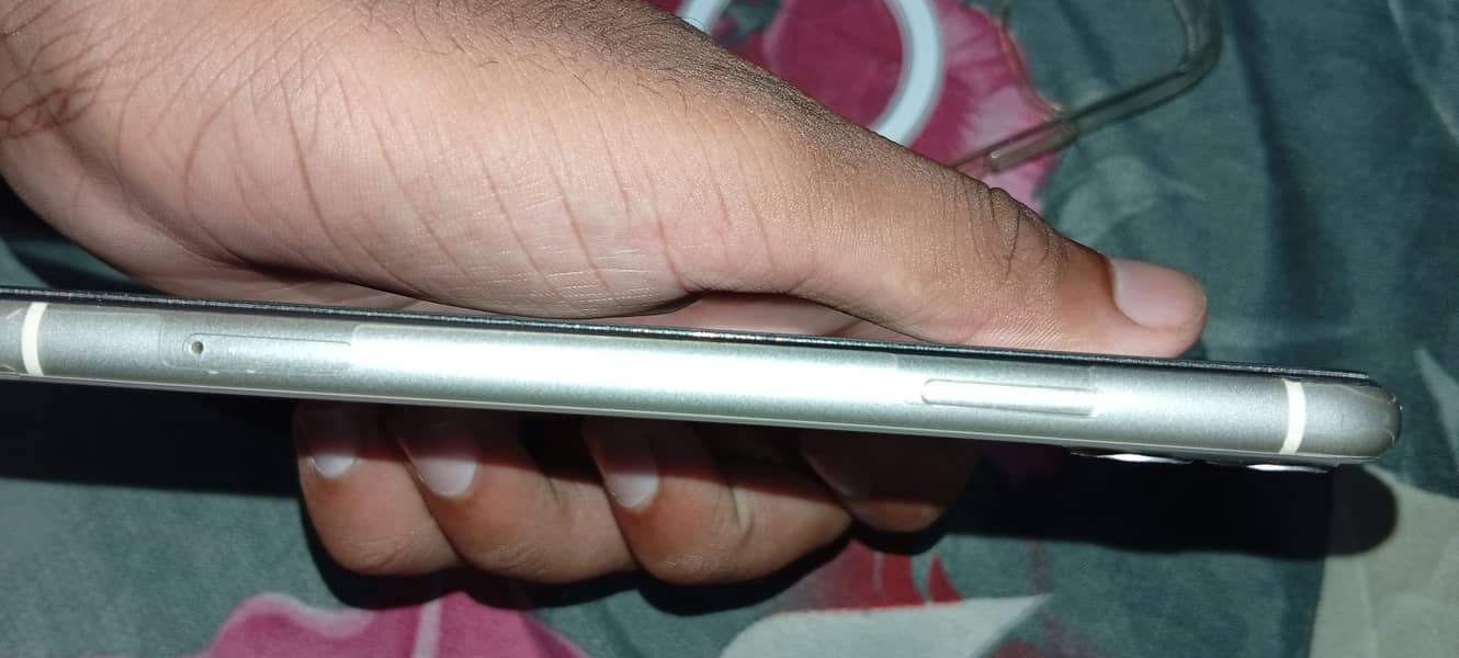 Apple iPhone 11 3