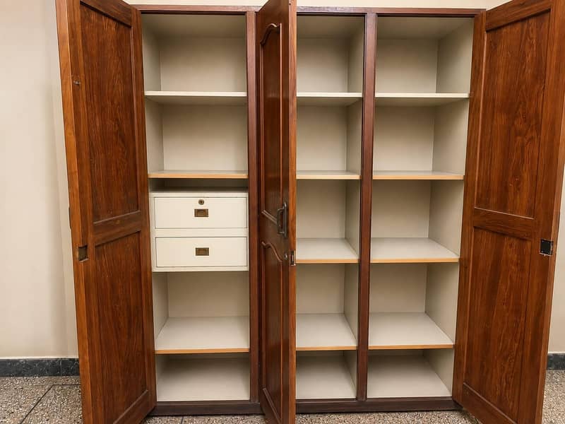 Cupboard  (sheesham) 0