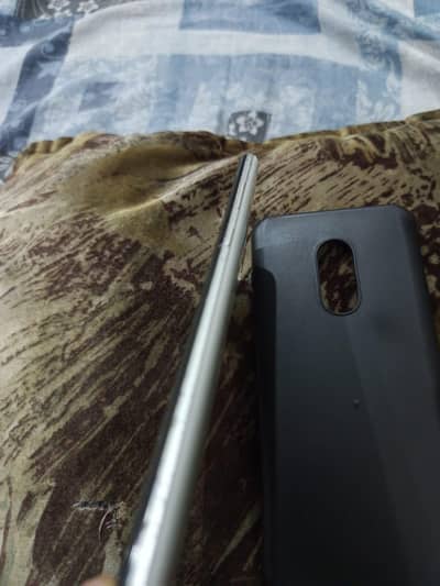 Sharp Aquos Zero 2 (gaming phone)