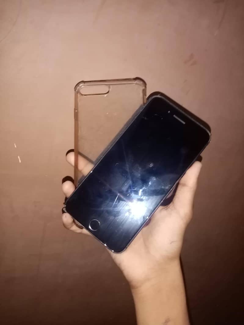 Apple iPhone 7 Plus 0