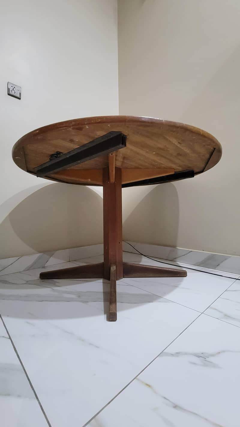 Oak Round Table 2