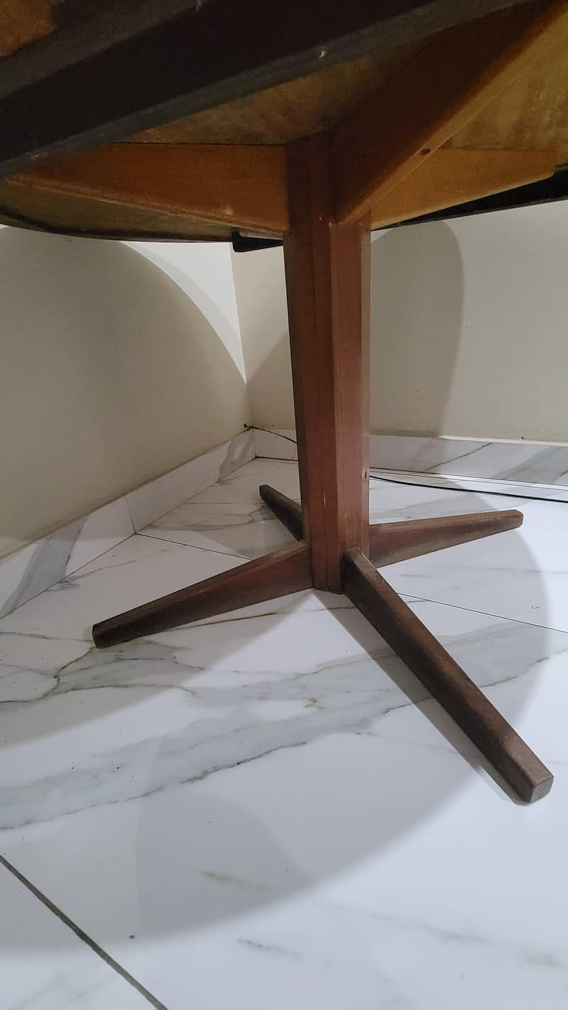Oak Round Table 3
