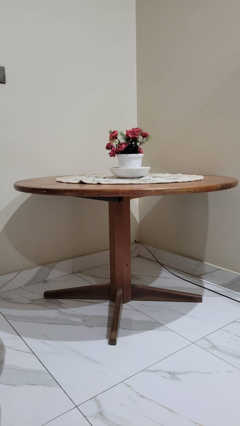 Oak Round Table 5