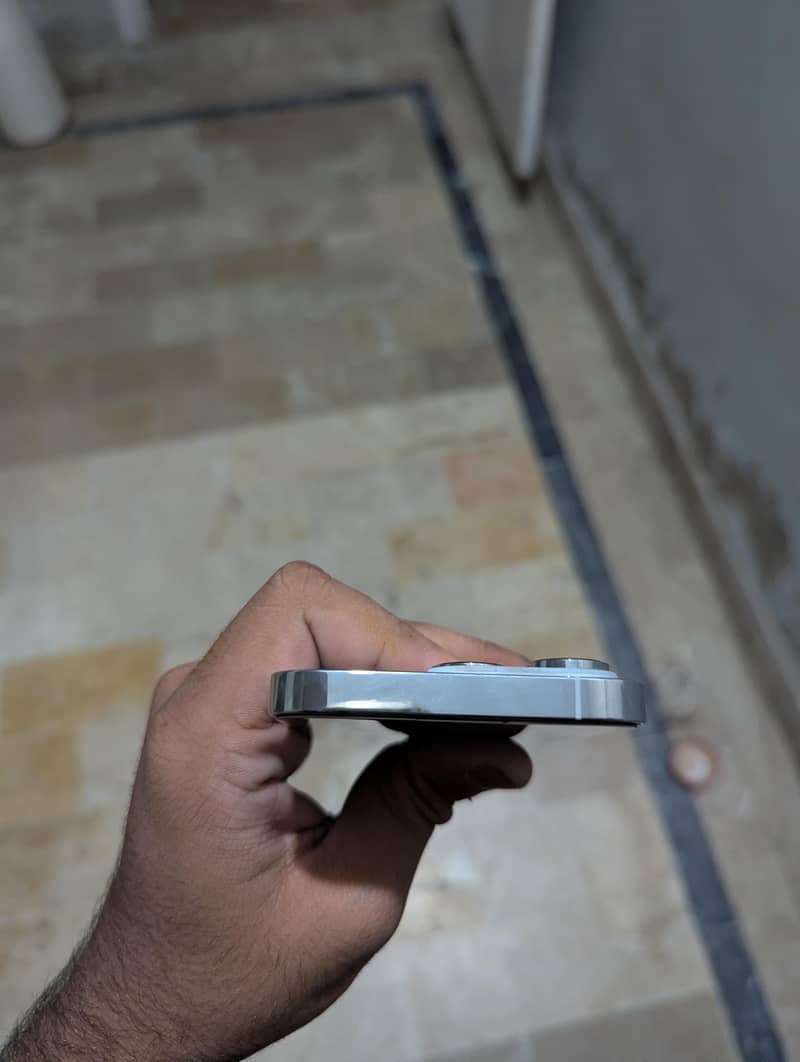 Apple iPhone 14 Pro 3