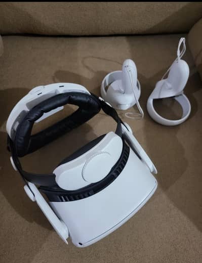 Quest 2 - 128gb , elite strap , all games installed