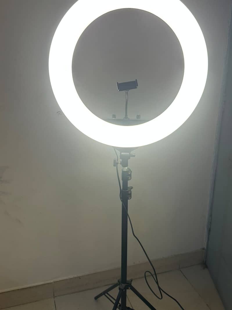 Ring light with stand 1