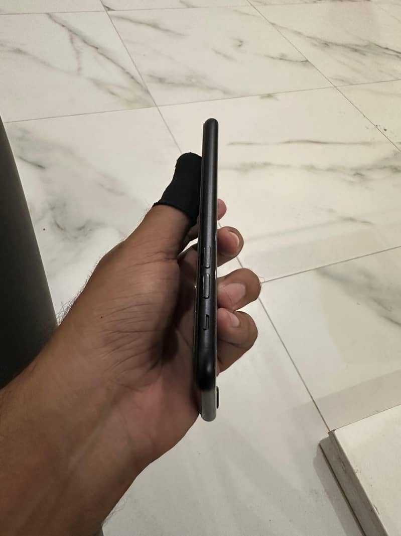 Apple iPhone SE 8