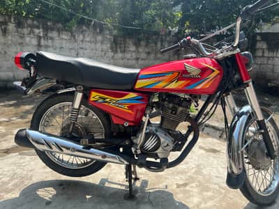 Honda 125 24 model hai 23/24 Tanki tape 24 k hia