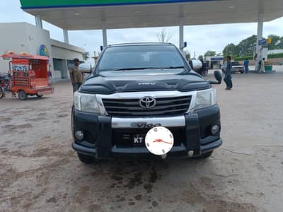 Toyota Hilux 2014 Vigo Champ G (Sindh Number)
