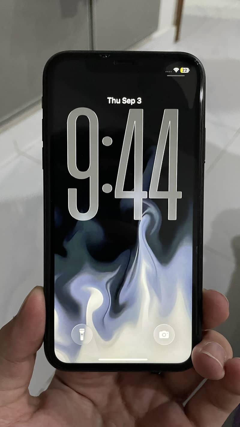 Apple iPhone 11 4