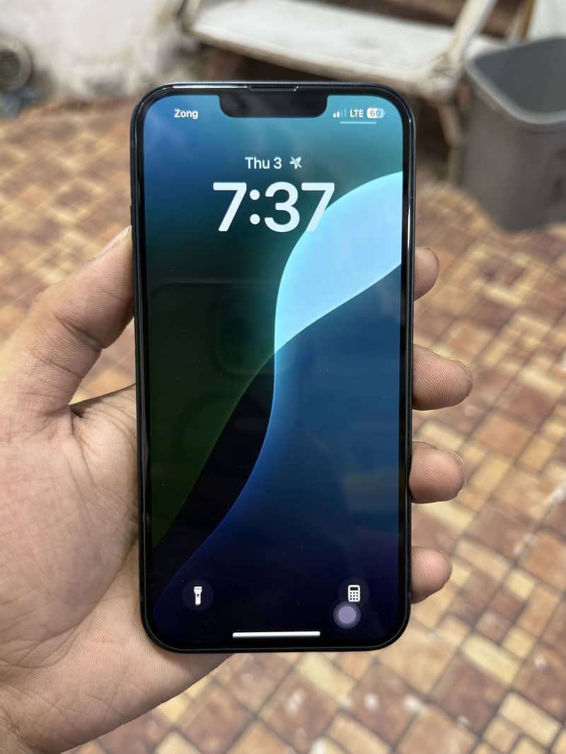 Apple iPhone 13 5