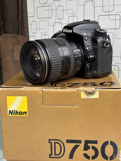 Nikon D750 fullftame body - 24-120mm VR Lens