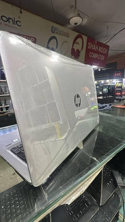 HP Elite Book 850