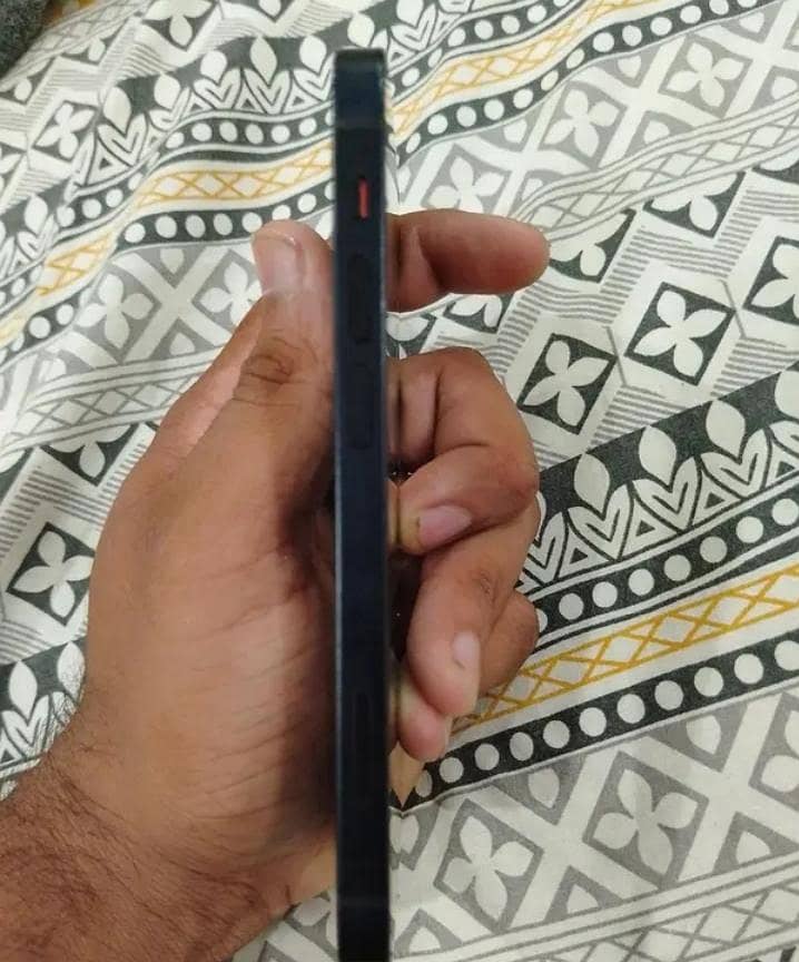 Apple iPhone 12 mini 3