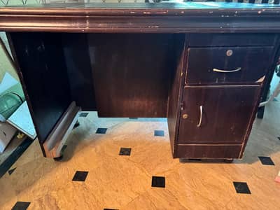 office table good condition