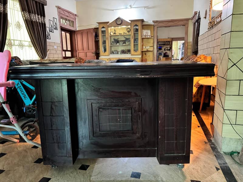 office table good condition 2